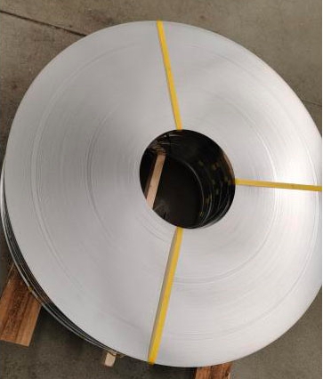 Aplikasi kumparan baja stainless cermin