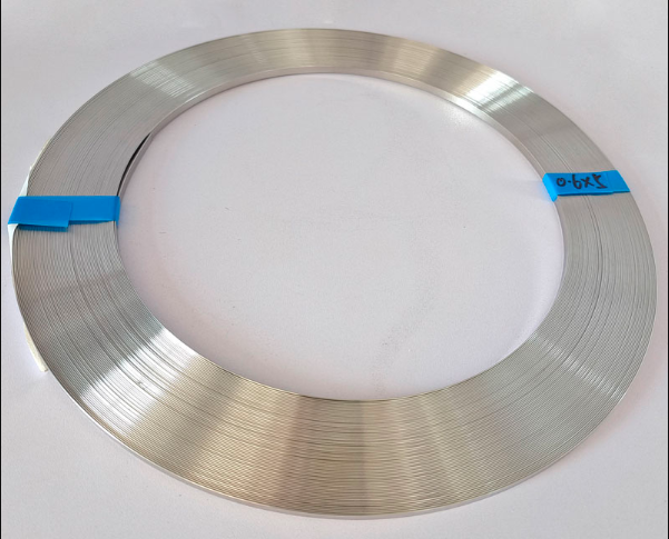 Apa keuntungan strip stainless steel berkinerja tinggi?