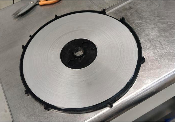 Langkah pemotongan strip stainless steel presisi